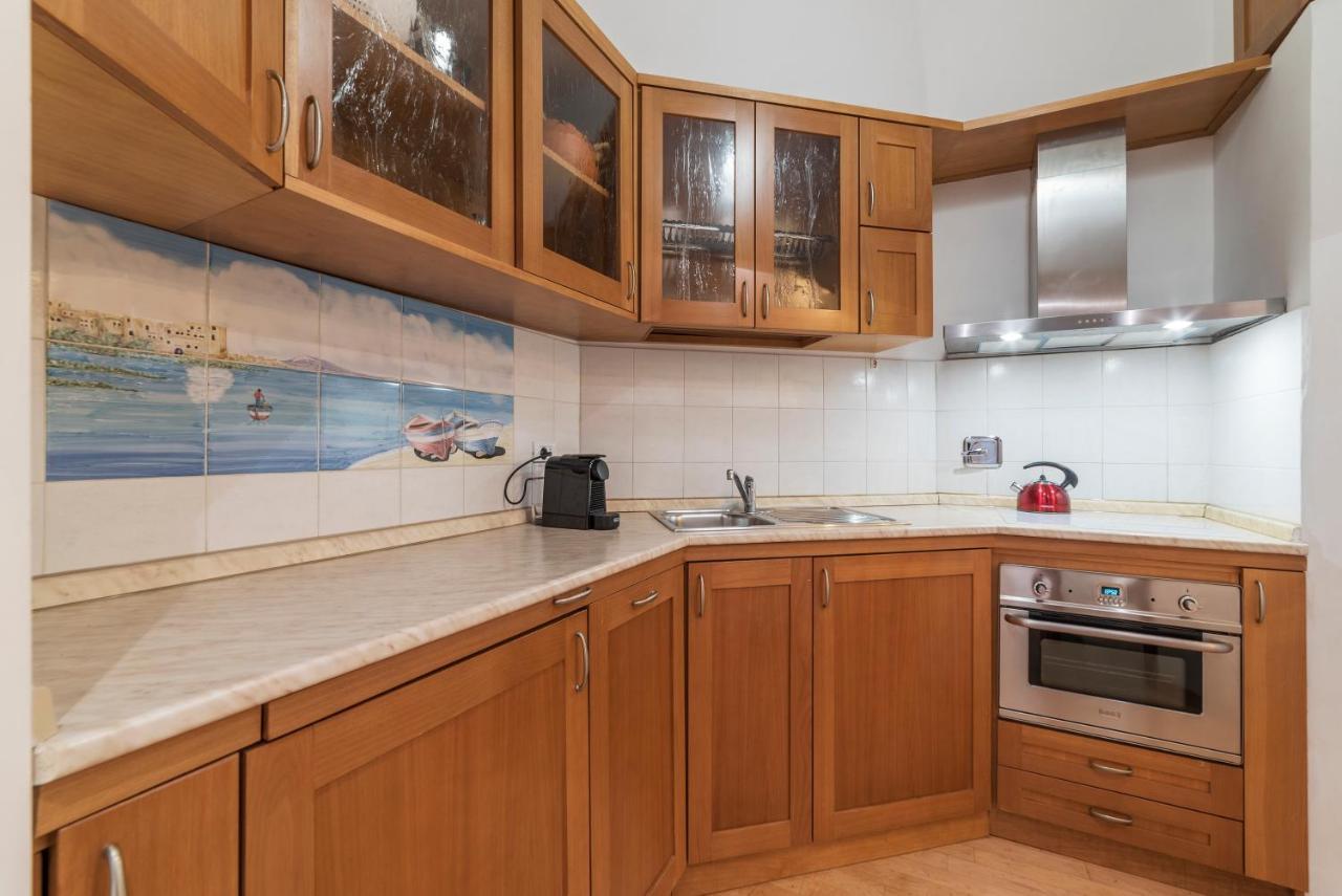 Multifunctional San Pietro * Rom